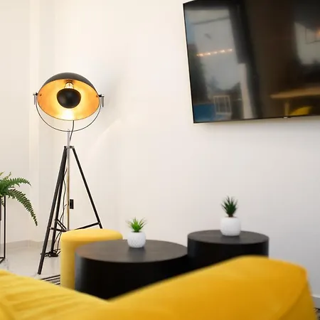 Nina-3 Bedroom With A Pool And Hot Tub Vila Krk Town