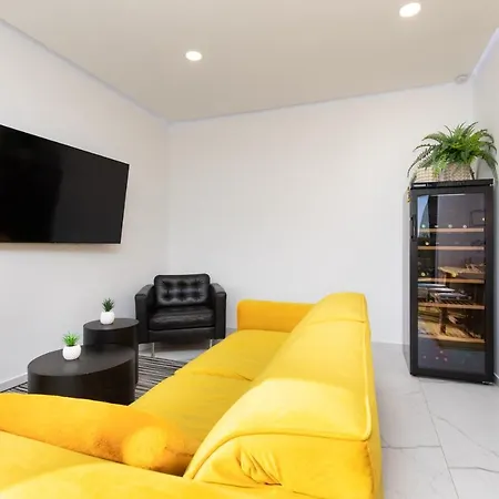 Nina-3 Bedroom With A Pool And Hot Tub Vila