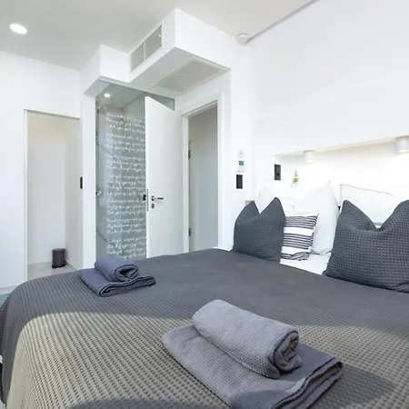Nina-3 Bedroom With A Pool And Hot Tub Vila Krk Town