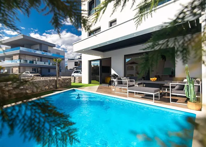 Nina-3 Bedroom With A Pool And Hot Tub Villa *