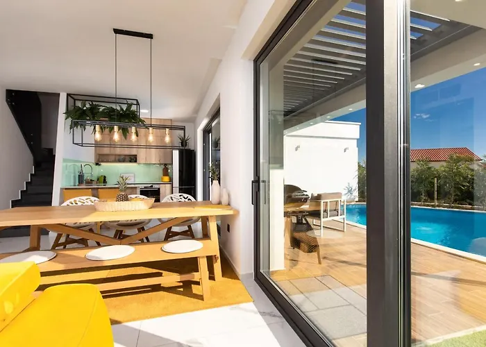Nina-3 Bedroom With A Pool And Hot Tub *