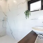 Nina-3 Bedroom With A Pool And Hot Tub * Krk Town