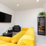 Nina-3 Bedroom With A Pool And Hot Tub Vila