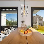 Vila Nina-3 Bedroom With A Pool And Hot Tub Krk Town