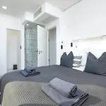 Nina-3 Bedroom With A Pool And Hot Tub Vila Krk Town