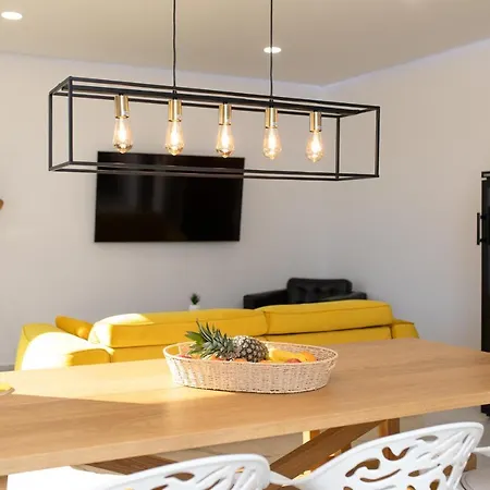 Nina-3 Bedroom With A Pool And Hot Tub Вилла *