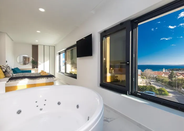 Villa Nina-3 Bedroom With A Pool And Hot Tub *