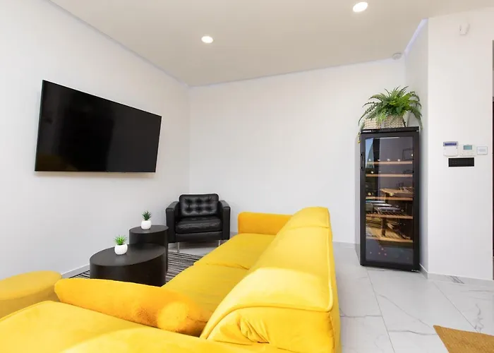 Nina-3 Bedroom With A Pool And Hot Tub Villa