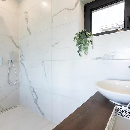 Nina-3 Bedroom With A Pool And Hot Tub * Krk Town
